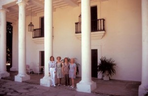 Almada women visit their former house on a guided tour of Alamos.