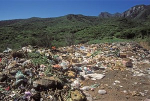 The municipal dump to the southeast of Alamos, Sonora, Mexico. Photo by Anders Tomlinson.